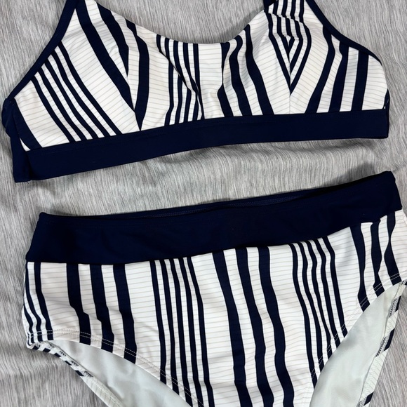 Striped swimsuit - Picture 7 of 13